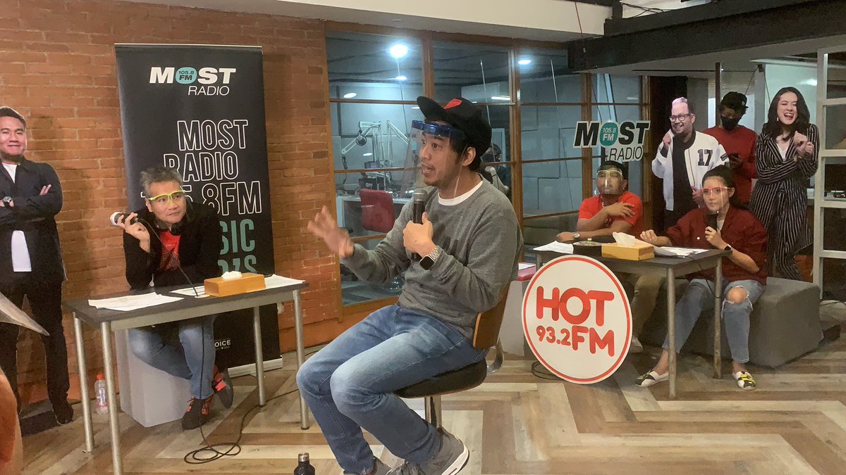 kis951fm's tweet photo. Udah ada @pandji lagi di keroyok 6 radio nih KIS Listeners! #IniNormalShow #NewNormalRadio #NewNormalKIS streaming sekarang 💕 https://t.co/VAOxKpBjze