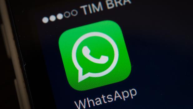 MiamiMundo's tweet photo. WhatsApp permitirá a sus usuarios en Brasil enviar dinero a través de chat #Beasil #facebook #Whatsapp https://t.co/CA5WJ7o2Xw https://t.co/gqfG8uvMhJ