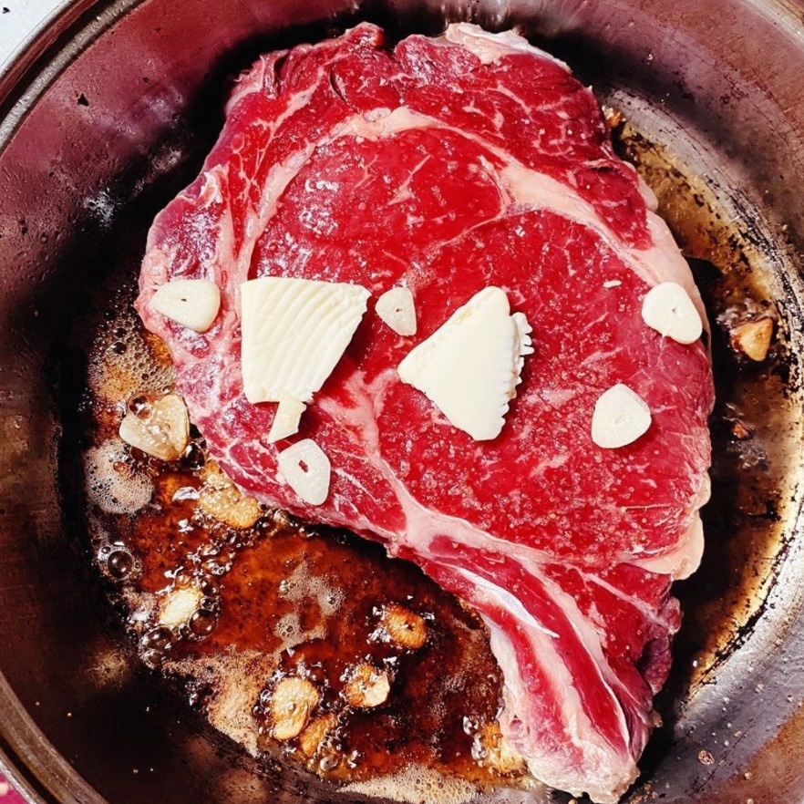 intlmeatmarket's tweet photo. No dinner plans on this Monday evening? Get inspired by this ribeye cooking process from start to finish!
📸: @alekskarjaka
#internationalmeatmarket #wednesdaywisdom #butchergoals #astoriaqueens #30ave #bestbutchersintown #butchersthatcare #steaks #whatsfordinner https://t.co/r1anMdYPXj