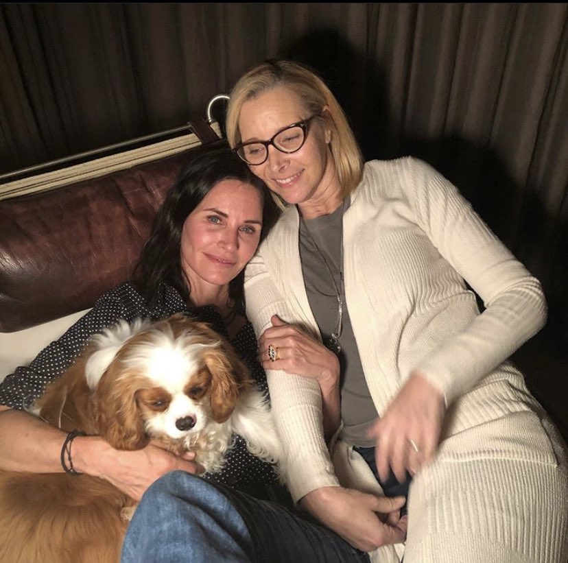  Happy birthday Courteney Cox, my genius generous gorgeous grounded great good FRIEND! I love you Lisa      