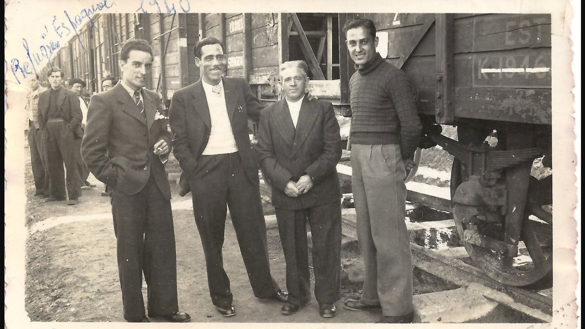 The Coy is under the command of Capt RD Smith but Lt Joaquín Ferrándiz Boj is responsible for the Spaniards. He had been a fighter pilot in the Spanish Civil War and commander of the 3rd Polikarpov I-15 Squadron. Seen here second from the left.... 9/