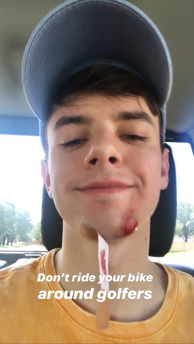 Watch Oliver Edwards's leaked NSFW photo on TwXstars