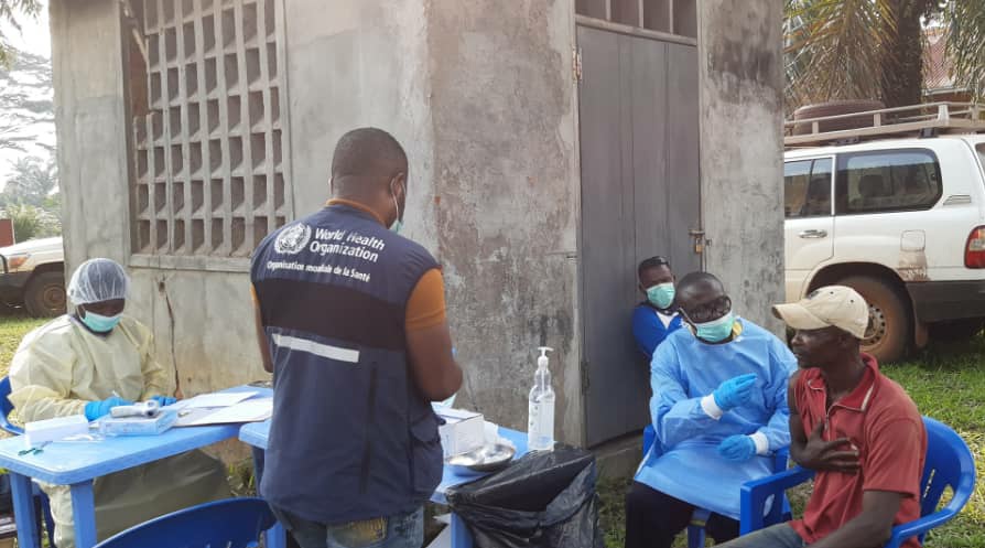 OMSRDCONGO's tweet photo. En réponse au cas confirmé d'#Ebola de la zone de santé d'#Iboko, #Equateur, #RDC, l'équipe de vaccination a débuté ce 15 juin à vacciner les contacts listés de l'aire de santé d'#Itipo. Ceci permettra de contrôler cette épidémie grace à cette composante essentielle de la riposte https://t.co/ZesKLSZKeZ