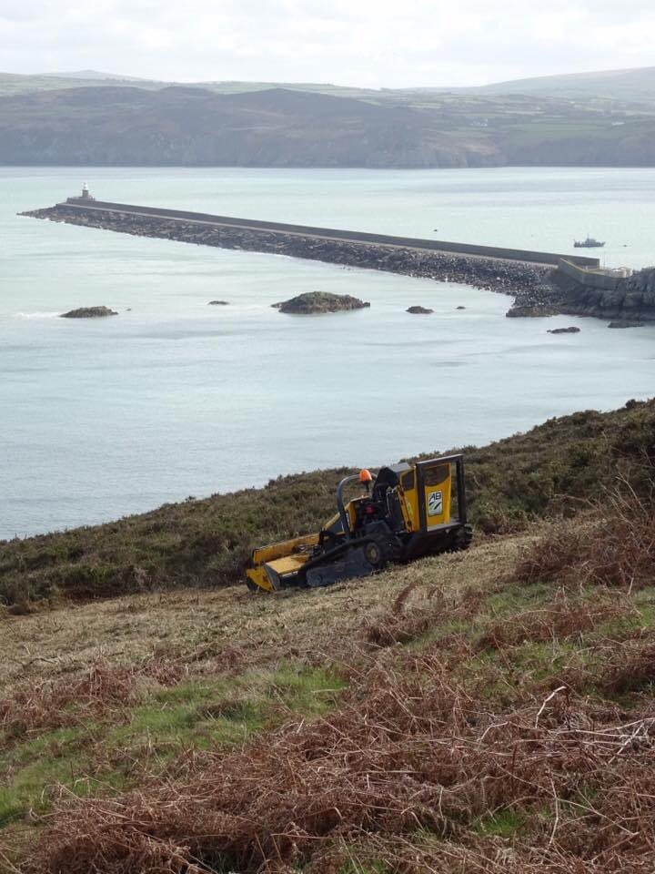 AledBowen1's tweet photo. Throwback to 2018
Roboflail carrying out wildfire mitigation creating a Firebreak which in turn creates a mosaic of habitat areas #mcconnel #energreen #gorseclearing #slopemower #planthire #naturalresourceswales #flailmower #wildfire https://t.co/Ao6g6h6Jvp