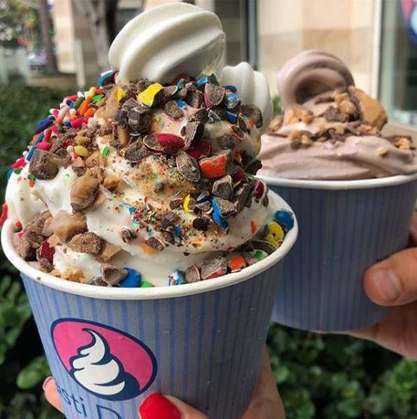 Topping overload 🤩Find your nearest location for take-out! tastidlite.com/locator