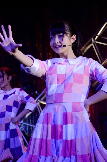 7 ⊿ Ano Hi Boku wa Tossa ni Uso wo Tsuita [Performance Costume]Perhaps one of the post iconic Unders outfits. This was actually the very first dress Kimika Onai designed for Nogizaka. And each square is actually an individual patch stitched together! https://twitter.com/korobizaka/status/1272229059901247489?s=20