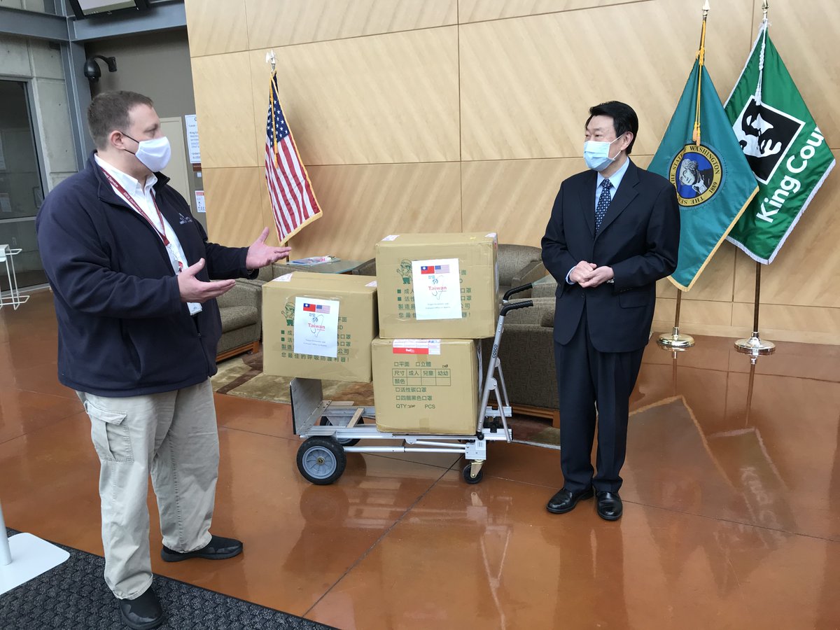 KingCountyWA's tweet photo. Today, Director General Alex Fan of @TECOinSeattle brought 10,500 surgical masks from the Taiwanese government to King County Emergency Management.

The masks will be distributed to healthcare and long-term care facilities, EMS and others on the frontlines against #COVID19. https://t.co/skNHqsXuIO