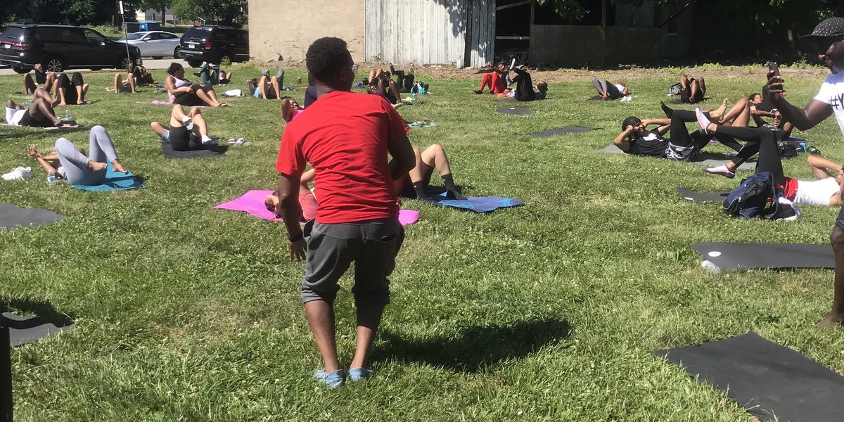 dstirling8's tweet photo. This Saturday was the second week that The CollectiveSTL, Old North St Louis donation yoga studio) gathered outside. 70 people committed to health and community came #saysomething #epgrows https://t.co/3h9SYYqq1a