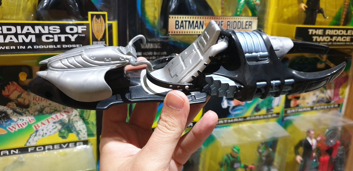 clownprince_86's tweet photo. El #Batwing es una de mis piezas favoritas entre las figuras y vehΓculos de #BatmanForever de Kenner
ππ
Muy detallada y de gran envergadura, puede desprenderse de las alas como ocurre en la pelΓcula, cuando al hacerlo bajo el agua se convierte en #Batsub
#BatmanForever25Years https://t.co/L9ISVWojTS