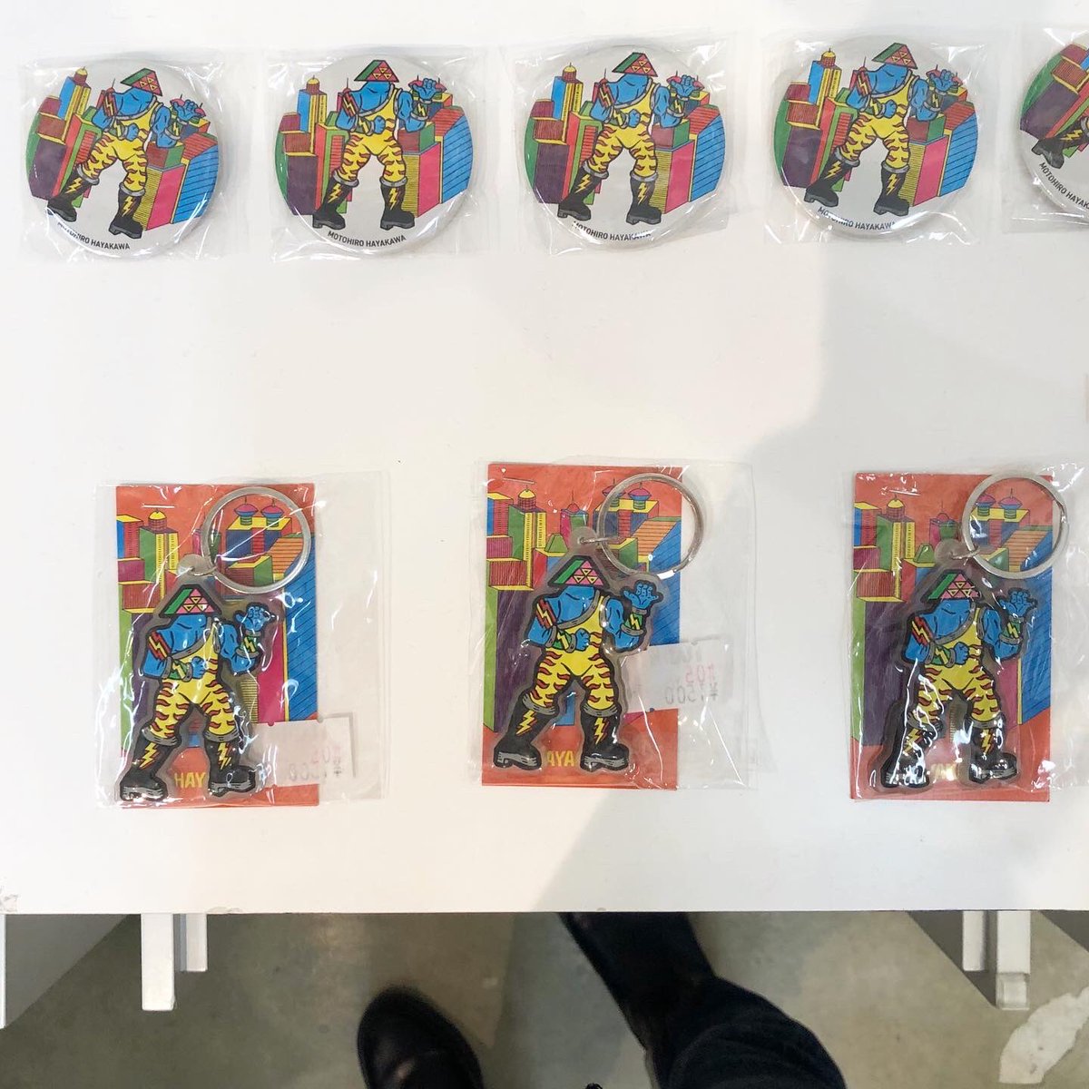 moto583's tweet photo. 早川モトヒロ「SPACE SUNGLASSES」刊行記念フェア

NADiff a/p/a/r/tは、6月6日（土）-2020.06.28(日)
営業日：木、金、土、日
営業時間：13～19時
28日まで延長しました。
皆さん是非お越し下さい。
グッズも販売中‼︎ 
https://t.co/mBYcjM3b2w https://t.co/ZOuGNnXMs7