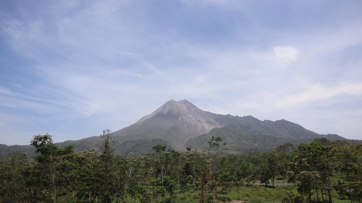 devnbyu's tweet image. Rindu memandangi Merapi
