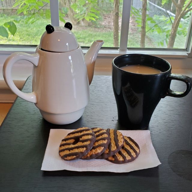 Daily tea timeClassic darjeelingGoing back to a mainstay, darjeeling, using condensed milk instead of regular for a little different texture. (Also, quality makes a bigger difference for darjeeling than most other black teas. It's worth avoiding mediocre sources.)