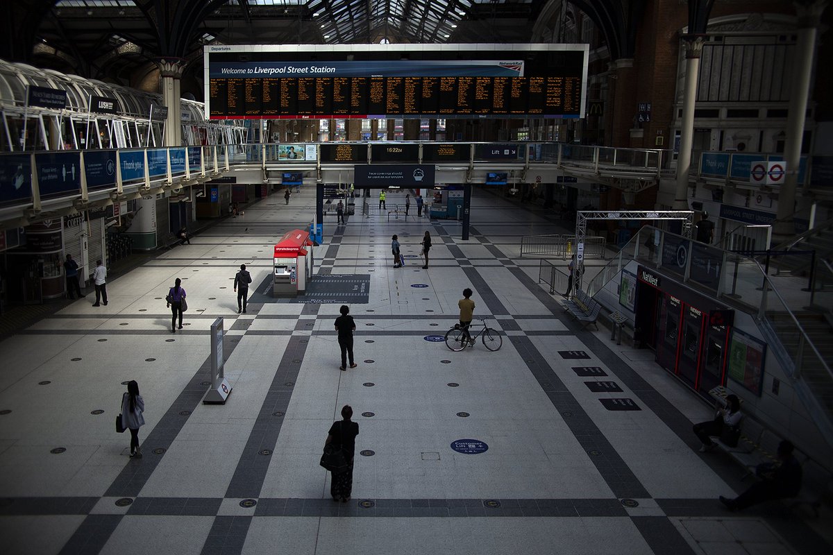 Liverpool Street Station.It felt oddly beautiful inside - everyone very neatly distanced.