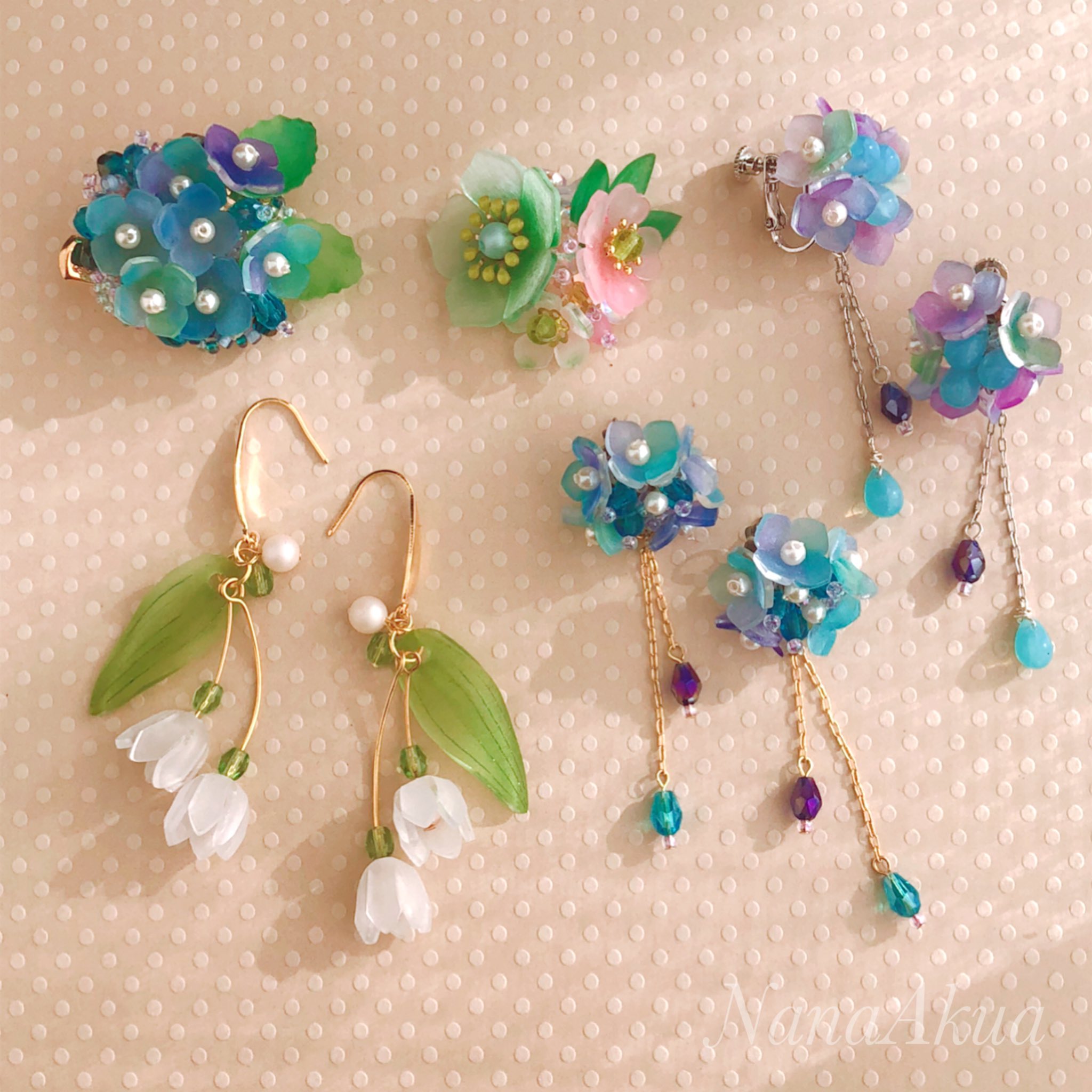 ナナアクヤ Nanaakua 最近作った立体プラバンアクセサリーたちを 久しぶりの明るい朝の日差しの中で撮影 Storesのオンラインストアもオープンしました こちらでは写真のようなアクセサリーも販売していく予定です まだ掲載してません T