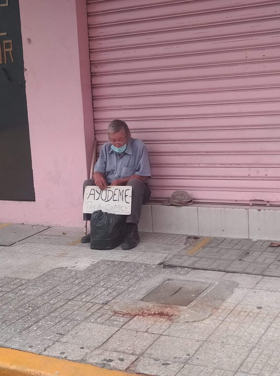 YeVar7's tweet photo. Vi esta publicación en Fb y la quiero compartir #Sps Si le quieres ayudar con algo, él esta ubicado en la 6 Avenida barrio el centro antes de llegar al semáforo, esquina opuesta a banco occidente 😢 Fte a Reposteria Nany. https://t.co/SRB2E0Kzim