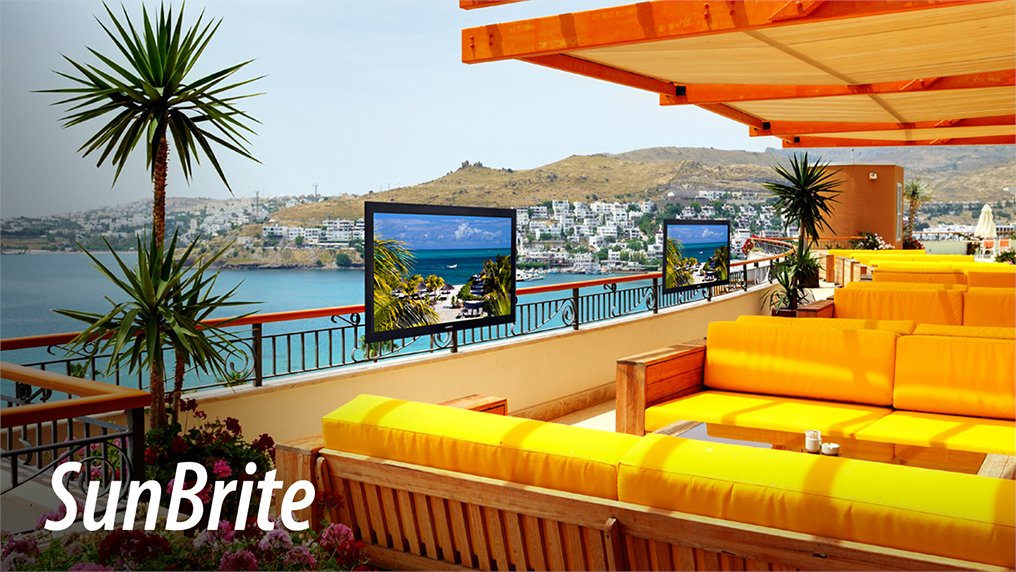 Control4's tweet image. Staying at home doesn’t have to mean staying indoors. Here are three ways you can use technology to turn your backyard into an outdoor oasis.

control4.com/blog/581/tech-…