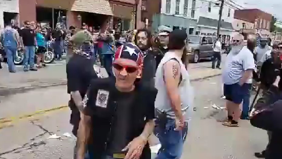 KC1C2's tweet image. Here's a picture of the garbage that through the punch he's in a motorcycle club.