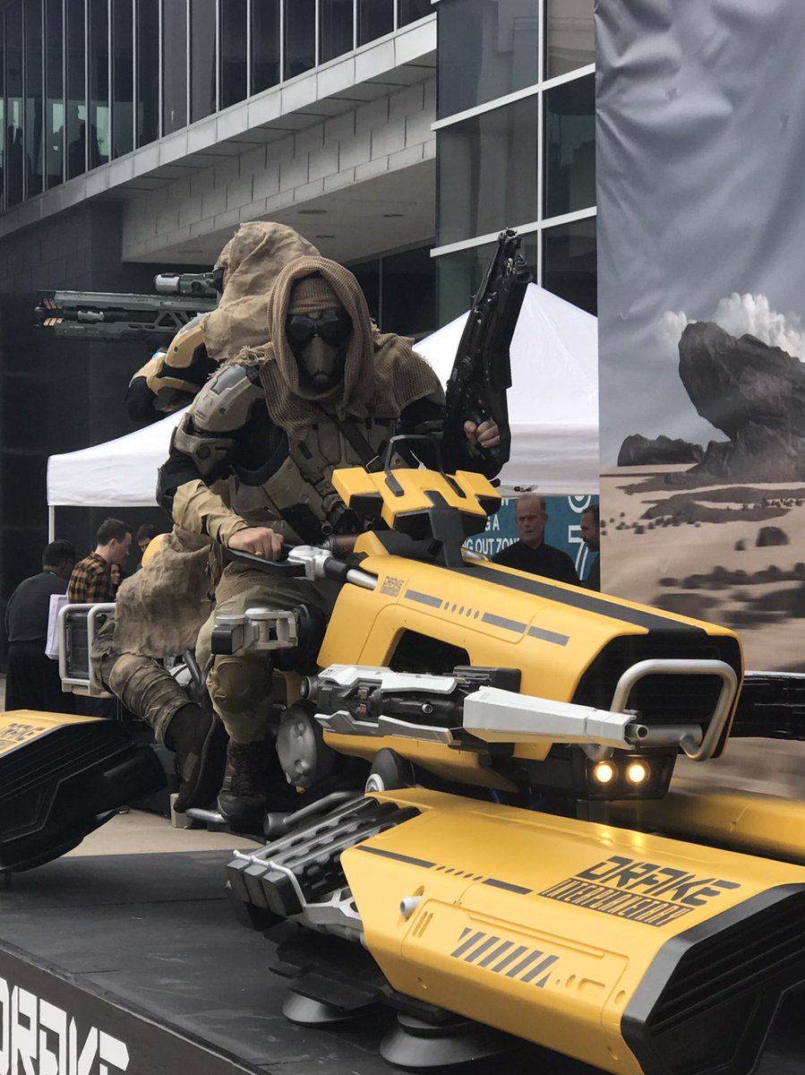 @Solarmute1 and  @kinshadow blew everyone away at the   #StarCitizen   #CitizenCon in Austin Texas with their nomad armor   #cosplayBoth these guys are so talented!