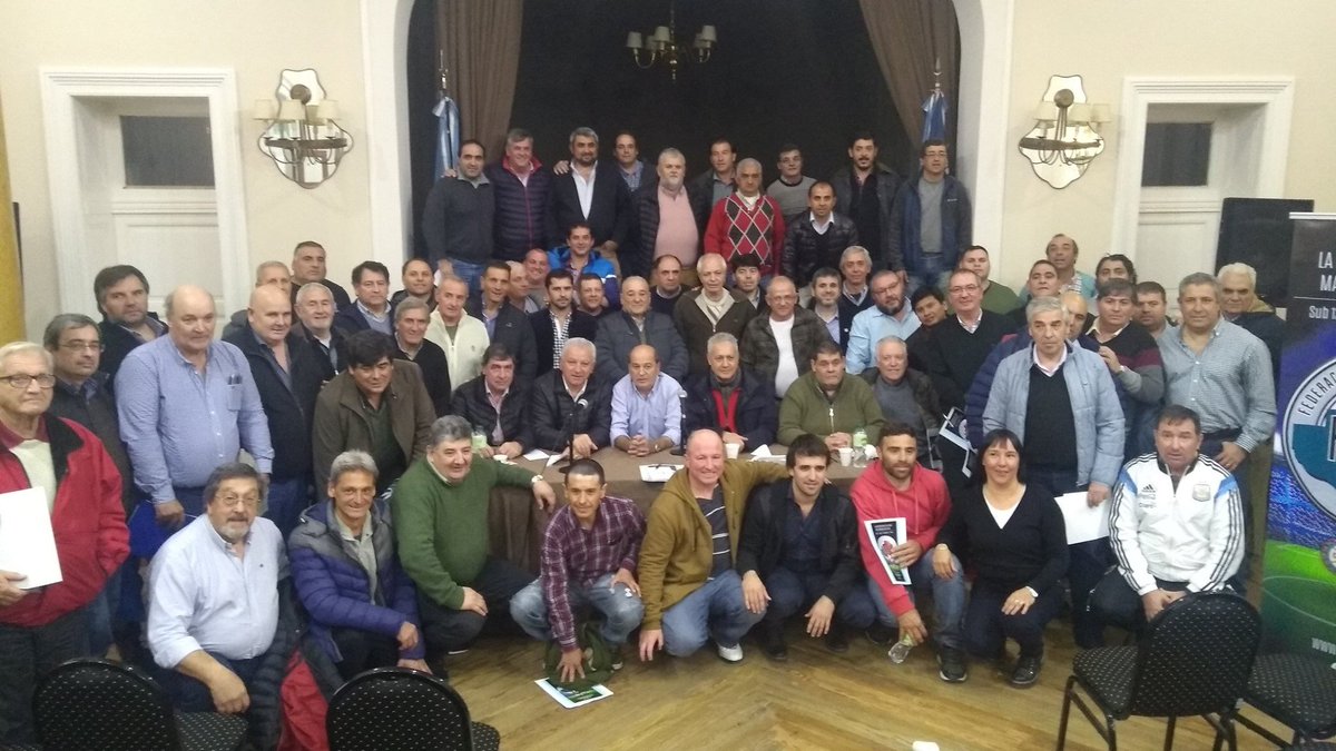 Hace un año en Tandil... Primera reunión de la <a href="/ffbpok/">Federación de Futbol Bonaerense Pampeana</a> ...