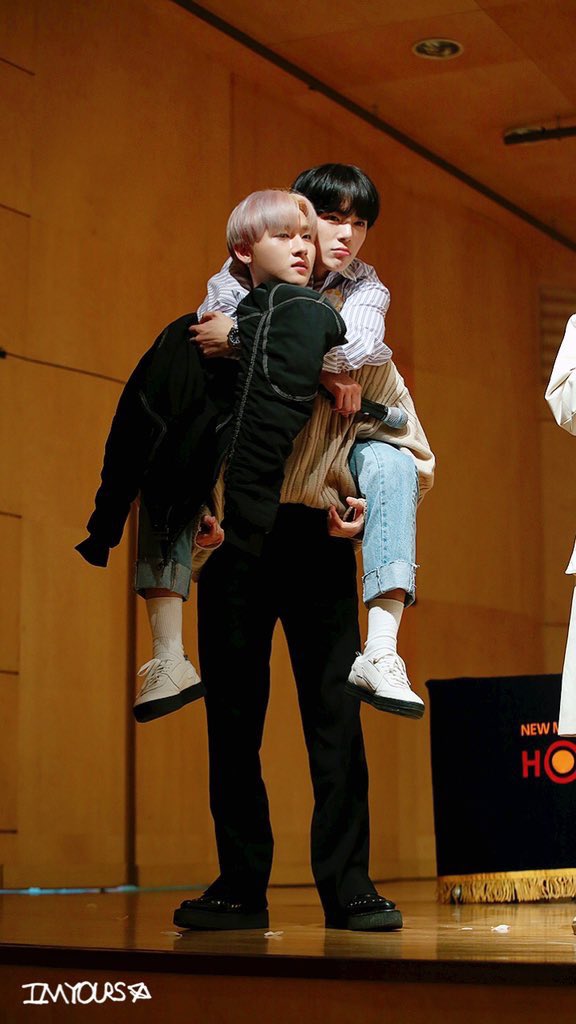 Baby Changkyun supporting TINY hyung.