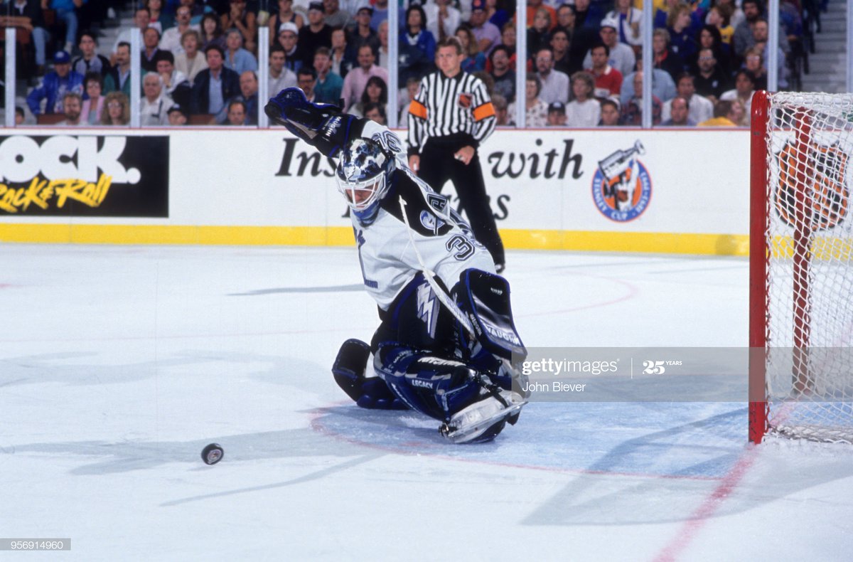 GoalieHistory's tweet photo. 1992: Pat Jablonski traded by @StLouisBlues to @TBLightning https://t.co/VUeuEnbpOL https://t.co/wz0mCYT3iu