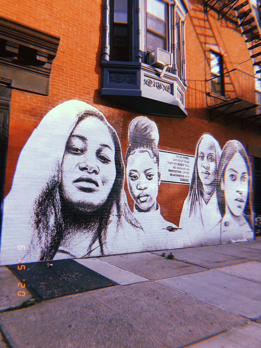 AntoinetteIsama's tweet photo. spotted on my walk around the neighborhood this evening. https://t.co/POeDoBsBzh