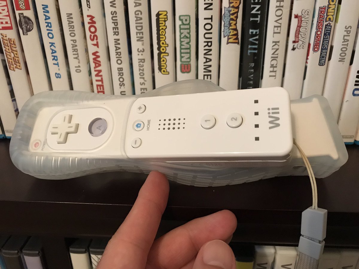 tlwelch85's tweet photo. The bane of any Wii owner.
Putting these darn sleeves on was such a chore.
Finally got wise and took the sleeves off. ๐
#Wii #WiiRUnited #MotionPlus https://t.co/WOe60epuZ4