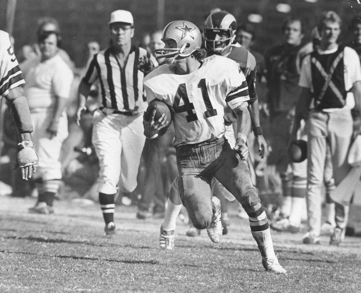 SCFootballHOF's tweet image. #SCFHOF20 Inductee Charlie Waters never played defense @ClemsonFB. He came in a QB and then played WR. He would get drafted by @dallascowboys in 3rd Round &amp;amp; pick off 41 passes as a safety. #July23