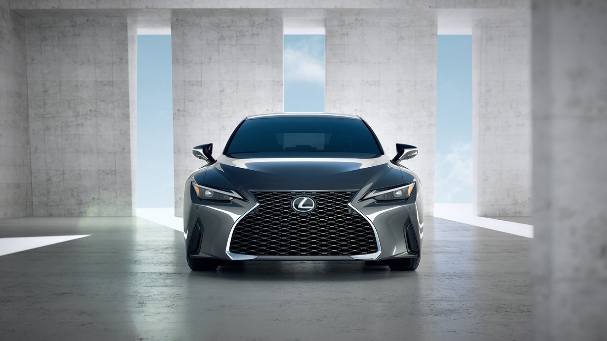 CyberMagazineX's tweet photo. LEXUS、新型「IS」を世界初公開－「クルマを操る楽しさ」を追求し続けてきたコンパクトFRスポーツセダンの熟成－
https://t.co/LZPkgaSJN3 https://t.co/bOnR9gbjGs