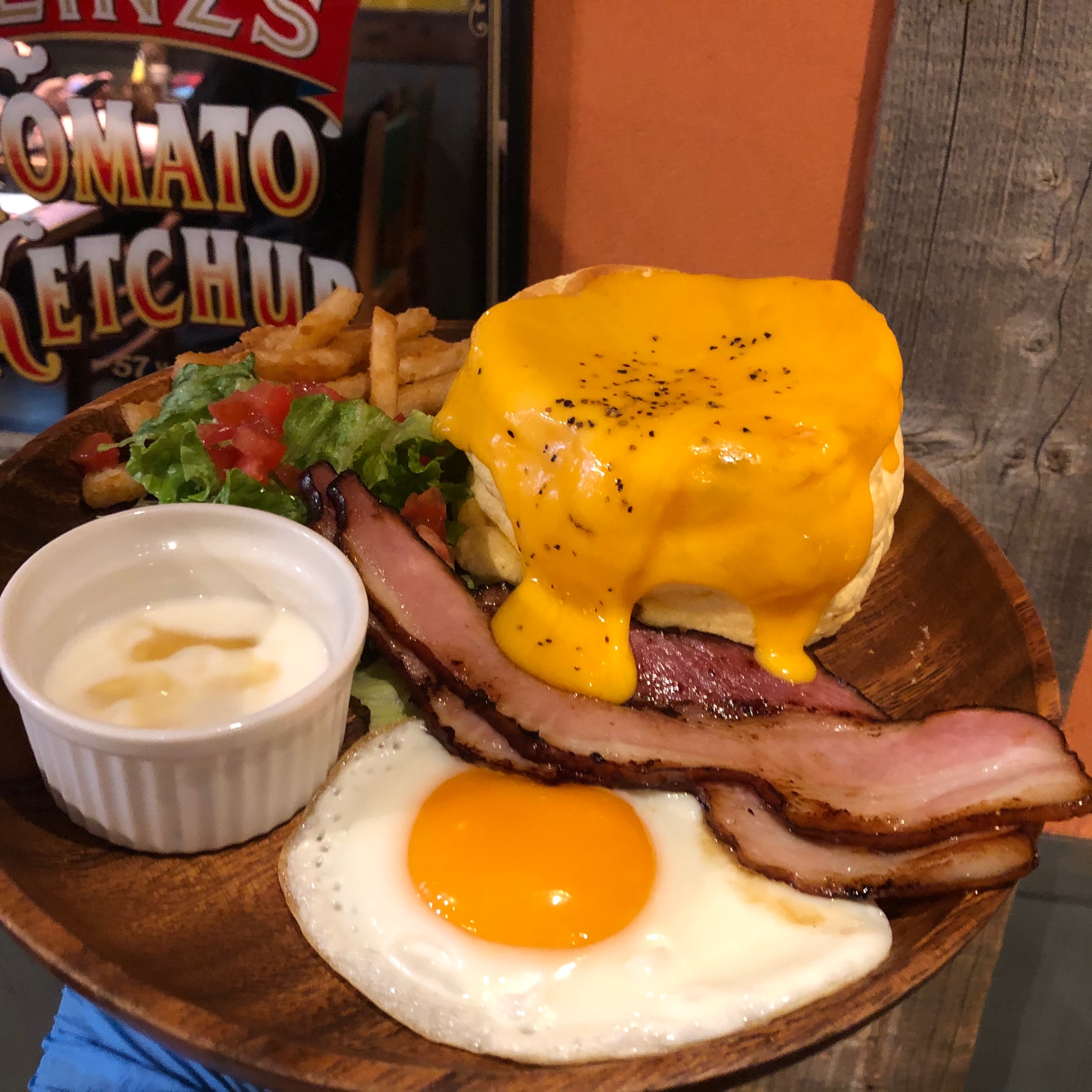 ヴィレッジヴァンガードダイナー荻窪店 本日15 00より 6 16 から15 00 17 00 限定でcafe Time Pancake始まります 通常3種のパンケーキに 時間限定の3種を加えた全6種 この時間にしか味わえない3種のパンケーキは要チェックですよ ヴィレッジ