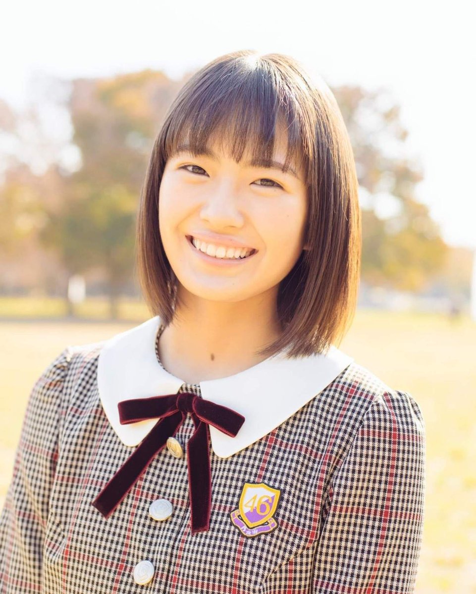 21 ⊿ 4th Generation Member UniformThis khaki uniform has a classic look with it's red check, peter pan-collar, and red velvet ribbon to tie the look together. Designer Yusuke from MURRAL aimed to create a design with originality and cuteness. https://twitter.com/korobizaka/status/1272229089622003713?s=20