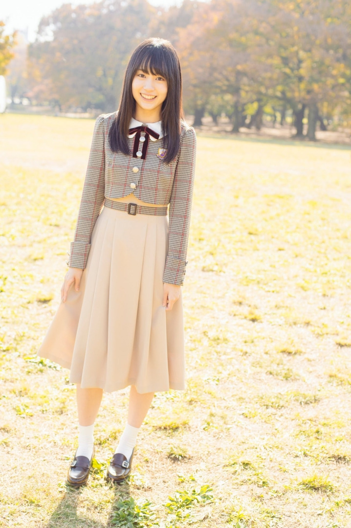 21 ⊿ 4th Generation Member UniformThis khaki uniform has a classic look with it's red check, peter pan-collar, and red velvet ribbon to tie the look together. Designer Yusuke from MURRAL aimed to create a design with originality and cuteness. https://twitter.com/korobizaka/status/1272229089622003713?s=20