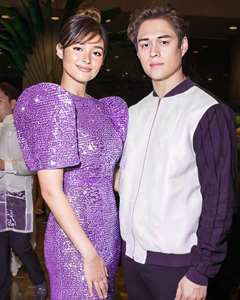 lizaprint's tweet photo. Pangiti-ngiti lang sila nung araw na yan, pero deep inside may tampuhan na nagaganap😂❤️ https://t.co/755IpzvavJ