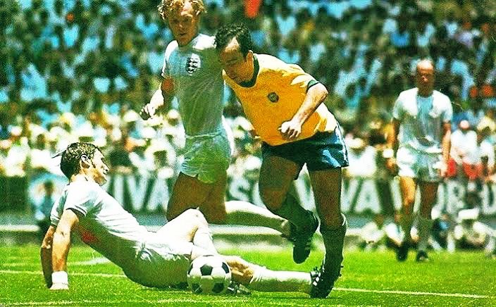 Tostão has to be one of the all time most under appreciated footballers.- 320 Career Goals in 499 Games - Played as both a no.10/SS and a CF. - Cruzeiro’s all time Top Goalscorer - 32 goals in 54 games for Played his last  game at 25! And retired at 26.