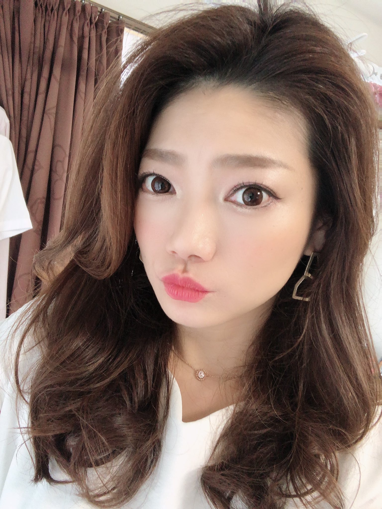 Twitter এ 岡部亜希美 取締役 二代目社長に向けて日々邁進 髪の毛切りました やばいよ 半年ぶりだよ 笑 15センチ弱 立ち上げバング 立ち上げ前髪 ヘアカット 青山 表参道 Ietto 迫水さん ロングヘア セミロング 巻き髪 T Co Zqinkzbwsf