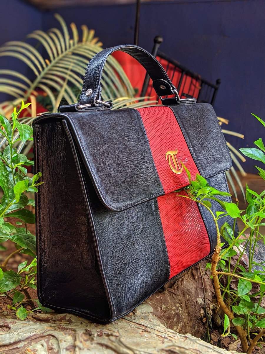 Maii_qui_maille's tweet photo. Le nouveau sac de TINWÈ on en parle ? 🥺🥵 

#MadeInBF ♥️🇧🇫 #consommonsLocal https://t.co/oBTUIVJpgx