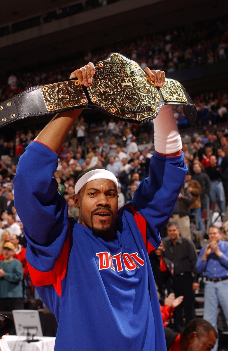 BleacherReport's tweet photo. 16 years ago today, the Detroit Pistons shocked the world and beat the Lakers to claim their third NBA Championship 🏆

The underdog Pistons stopped a stacked Lakers team from winning their fourth title in five years https://t.co/nYr4nBukOf
