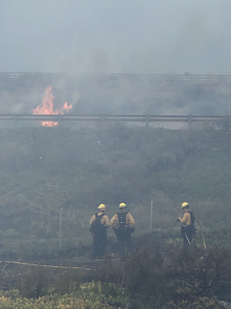 DestinationDRVR's tweet image. #Avilafire Firefighters are keeping hot spots from burning into the Shell Beach Palisades