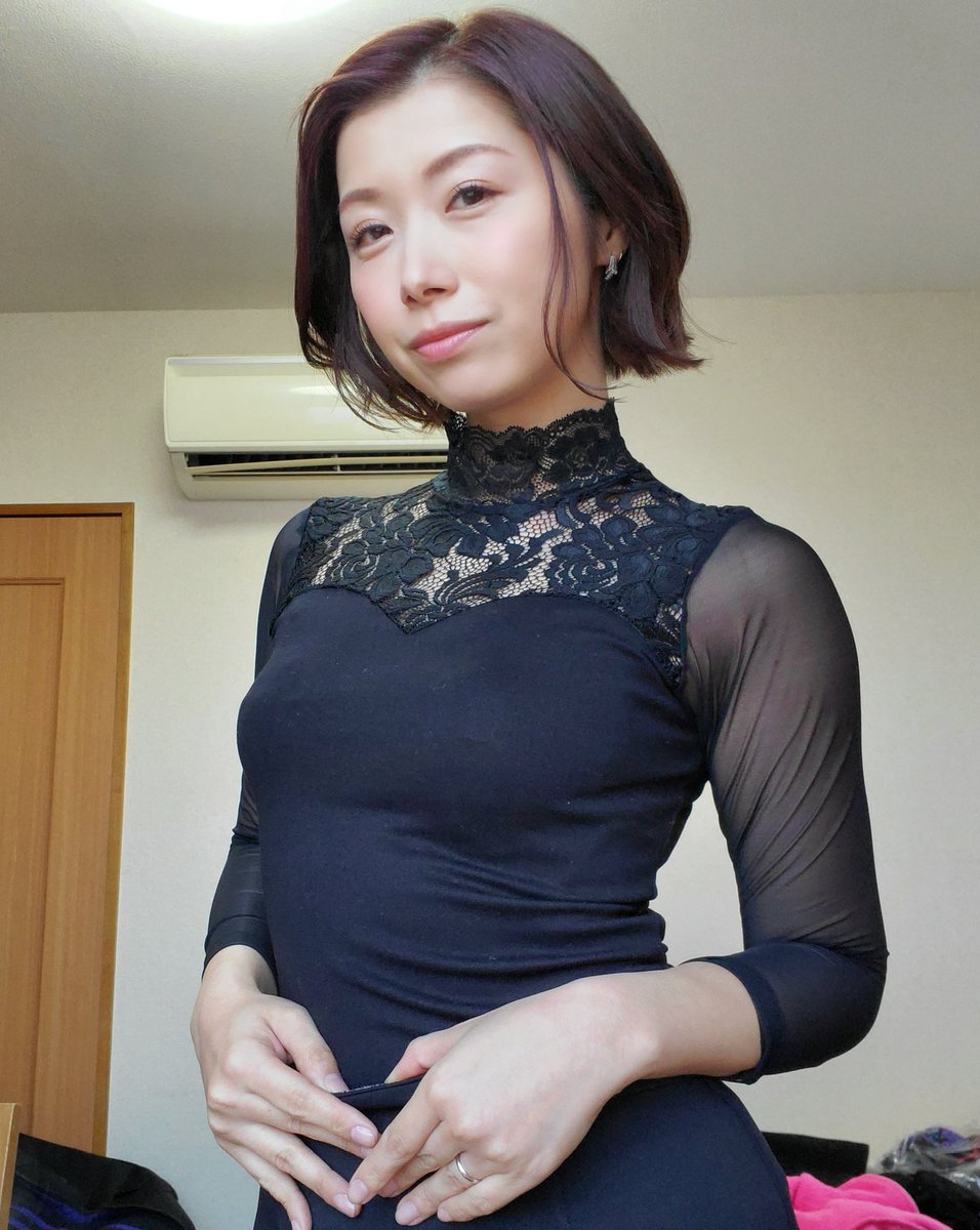 加藤ツバキ on X: エロめな喪服とガチめな喪服🥴 どちらも撮影だけど、ガチめなほうは疲れ顔メイク頑張ったかいがあってなかなかヤバいね 笑  t.co18K05kkcnq  X