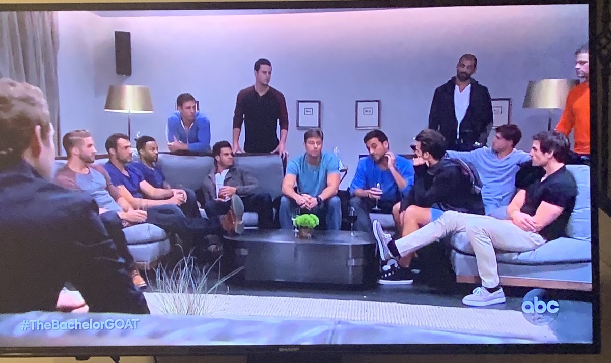BachelorTweets2's tweet photo. This is the worst Shark Tank episode. #TheBachelorGOAT #SharkTank https://t.co/ZcPocOyAoj