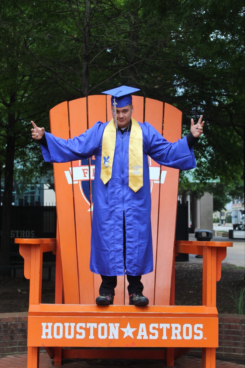 ErasmoHdzJr's tweet photo. Why not Twitter can see it first to boy graduates Saturday , #Classof2020 we are not alone we will come back from this and all be successful https://t.co/vFYXkq2fMC