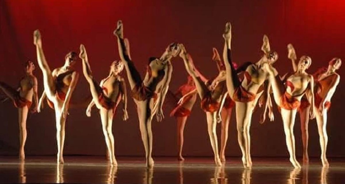 Festival de Danzas Líneas y Movimientos llega en versión virtual. La Fundación Ballet Juvenil Tempo <a href="/TempoBallet/">Tempo Ballet</a> hará transmisiones en vivo, compartidas en las redes sociales, de obras emblemáticas de coreógrafos, compañías y escuelas de danza de Venezuela
ow.ly/Ff4d50A8FMc