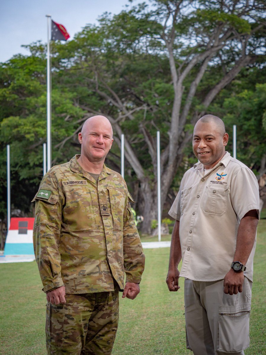 ADFinPNG's tweet photo. Good people make a good partnership! Meet @AustralianArmy Warrant Officer Gav Kermode and Mr Goasa Damena. Gav and Goasa are the engine room of the 🇦🇺 Defence Cooperation Program in 🇵🇬. https://t.co/hm6QURzCUf