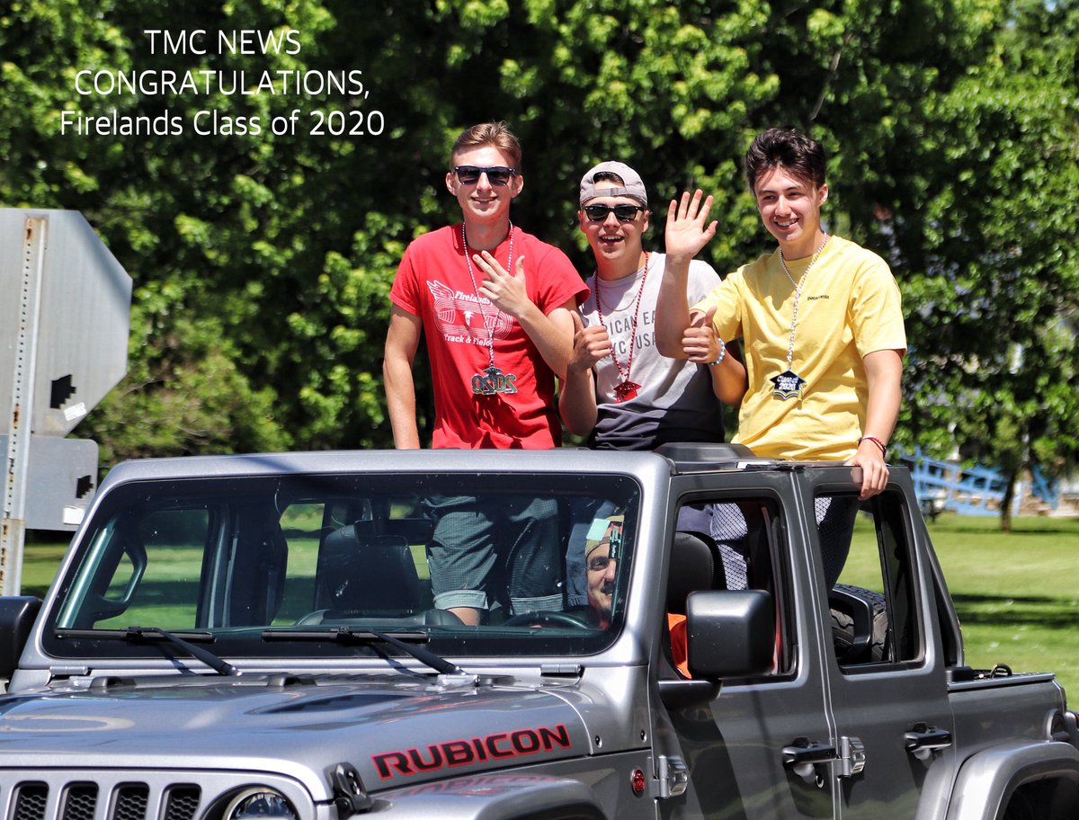 TMCNEWS's tweet image. The complete photo gallery &amp;amp; video of the Firelands High School’s Class of 2020 Parade can now be found on our Facebook page. 

#firelands #Classof2020
