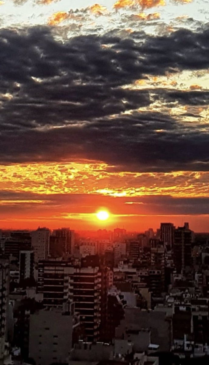 MariaBaylac's tweet photo. Los #atarcederes de @fedeseeber #sublime https://t.co/ozvacTybQw