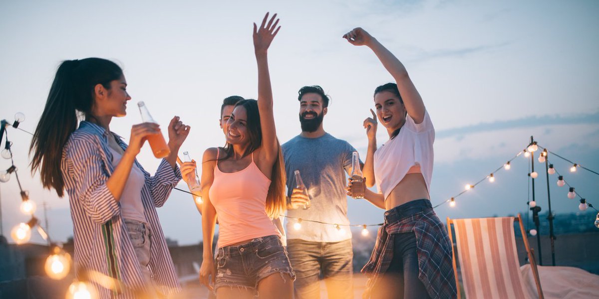 georgeinstitute's tweet image. NEW analysis of alcohol ads, by @georgeinstitute and @CancerCouncilWA finds that humour is the most common theme used by the #alcoholindustry and known to attract young people. 

Read more: bit.ly/2B9a9qo