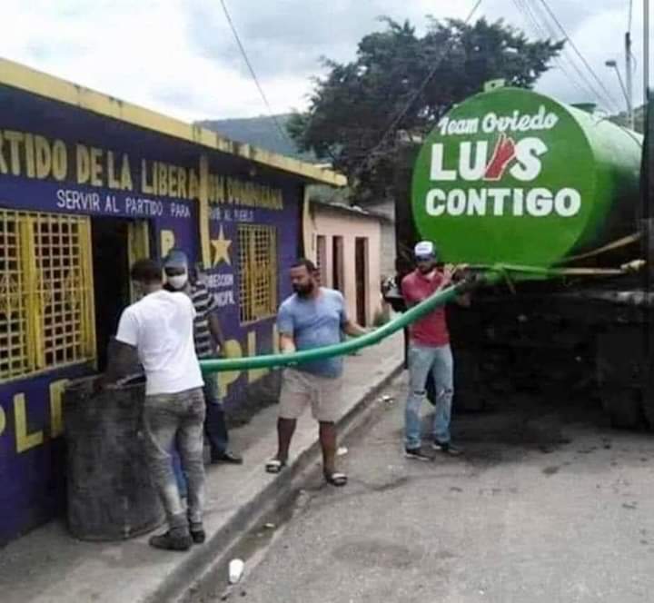 wagnerD1980's tweet photo. Primero critican a @Gonzalo2020RD para luego imitarlo... Han tenido que bailar la musica que el penco toca!! https://t.co/8LrmiIRllN