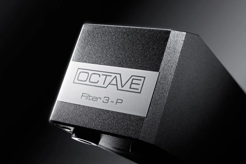 richcoln's tweet photo. The Filter 3-P is a passive EMI filter system designed to be connected between any audio source component. From #OCTAVE of Germany.
#Octaveaudio #gorgeous #audio #loudspeaker #hifi #hiend #music #design #enjoy #lifesytle #ilovehifi #technology #Soundsystem #lifestyle #amplifiers https://t.co/G3IHJwLbKn