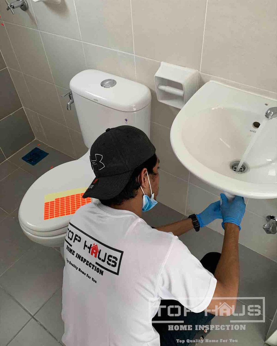 Saya recommend untuk dapatkan khidmat dari company yang specialize dalam bab ni. Contoh nya  @top_haus_home Before masuk rumah, sangat berbaloi to pay someone to do inspection to submit defect report. They know more than you do!