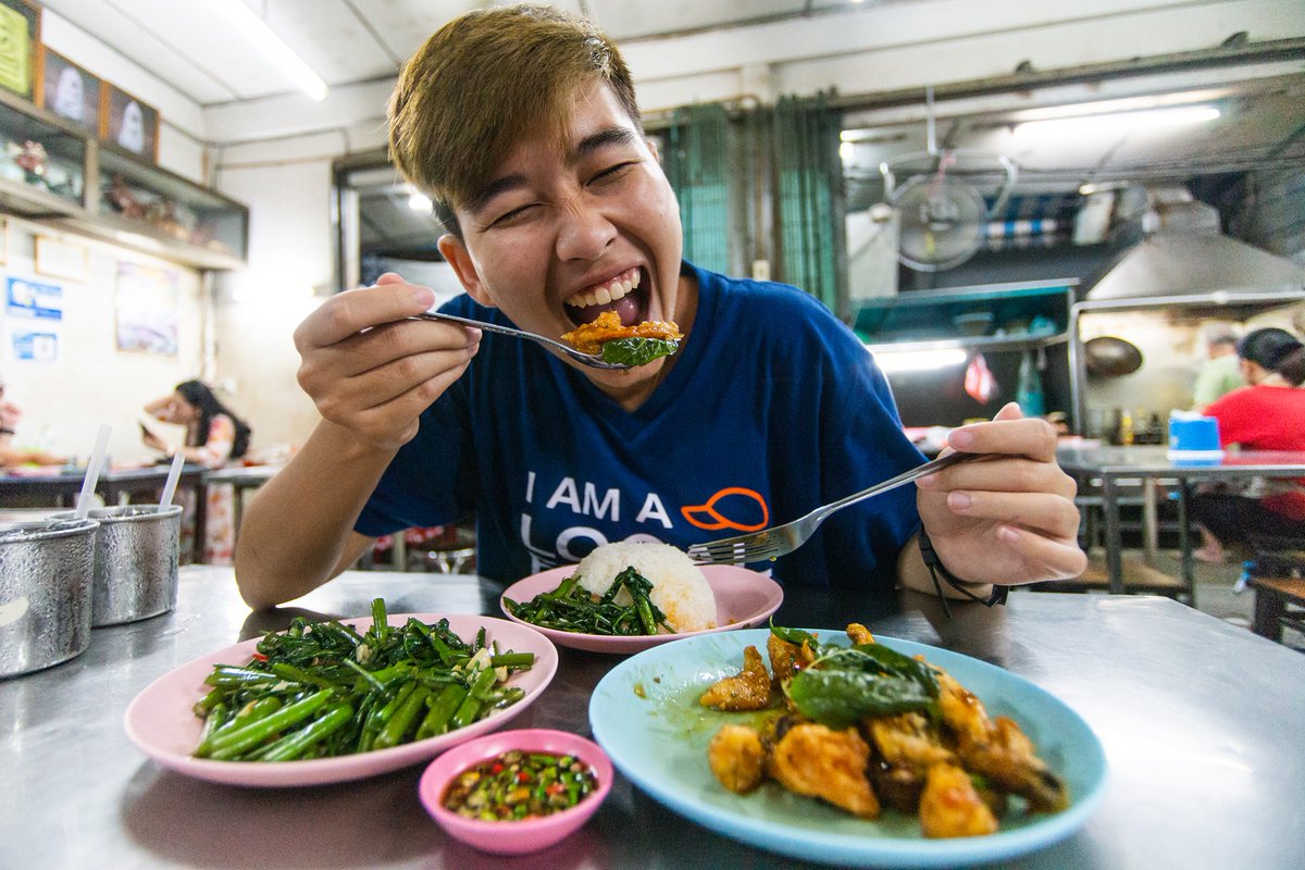 TakeMeTour's tweet photo. At #HatYai, you can find the best choice to eat, the best place to drink and the best price for shopping upon your interest with our #LocalExpert Include Hat Yai to your next journey with #TakeMeTour #PlanYourNextJourney

#Thailand #Thailandinsider #AmazingThailand https://t.co/aYqrKAlXIA